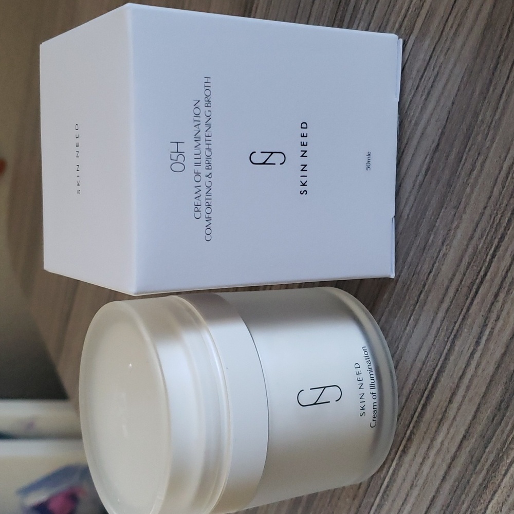 Skin Need cream of illumination